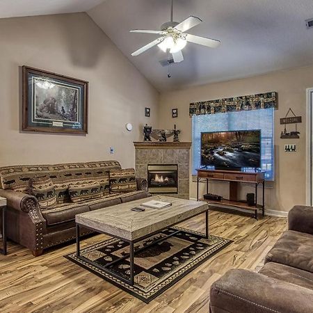 Rock Of Ages, Hot Tub, Game Room, Wifi, 1089 Free Tickets Each Paid Day, Dollywood And More Pigeon Forge Exterior foto