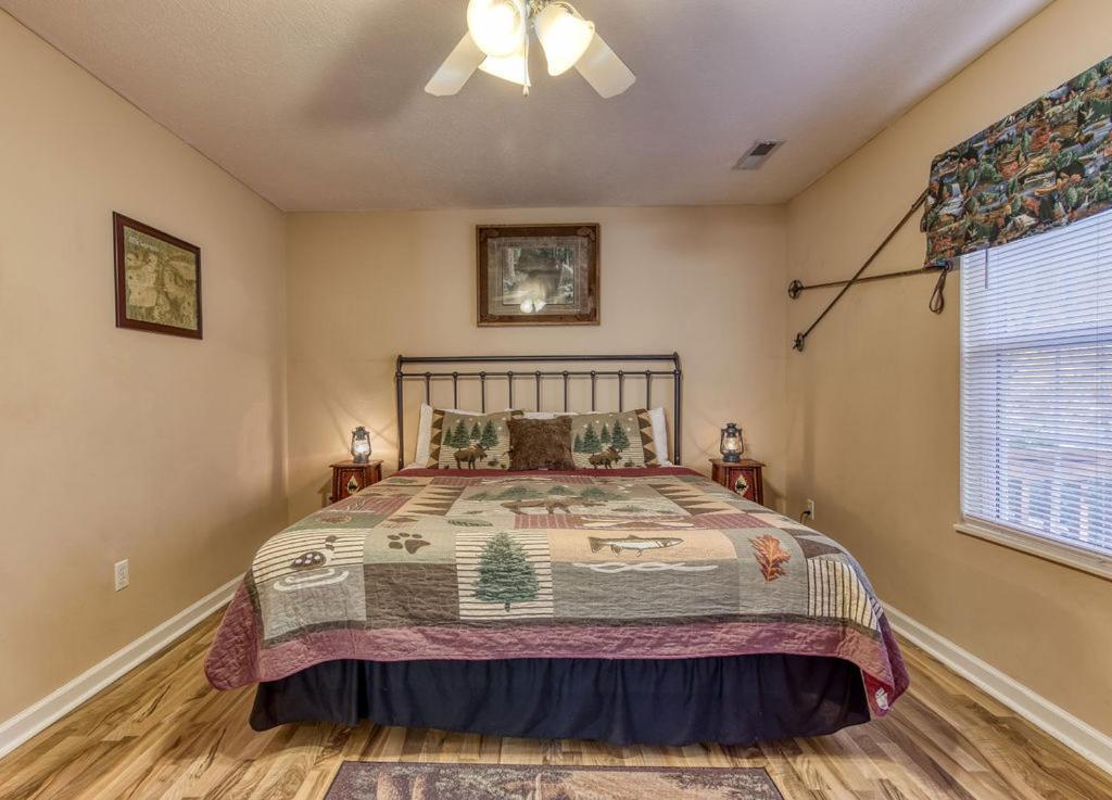 Rock Of Ages, Hot Tub, Game Room, Wifi, 1089 Free Tickets Each Paid Day, Dollywood And More Pigeon Forge Exterior foto